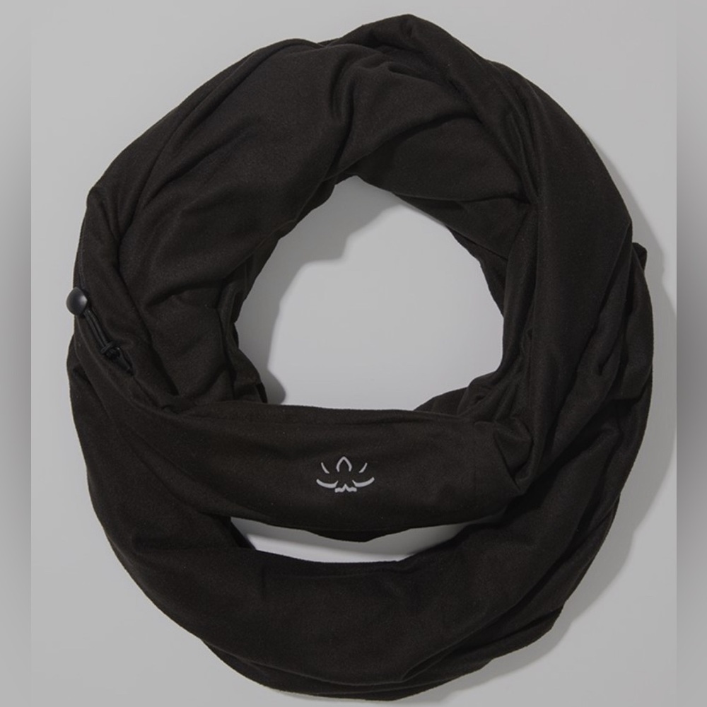 Beyond Yoga Womens One Size Hidden Pocket Infinity Scarf
